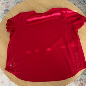 lululemon red top